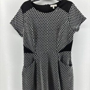 Monteau Dress Size XL Stretch Black White Square Front Pocket Short Sleeve